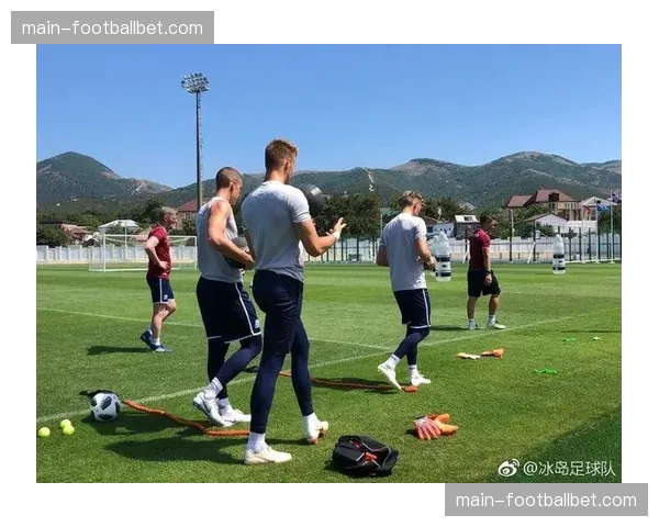 “足球进校园”计划扩展:法国教育部与足协合作,在五百所中小学新增足球必修课 “足球进校园”计划扩展:法国教育部与足协合作,在五百所中小学新增足球必修课